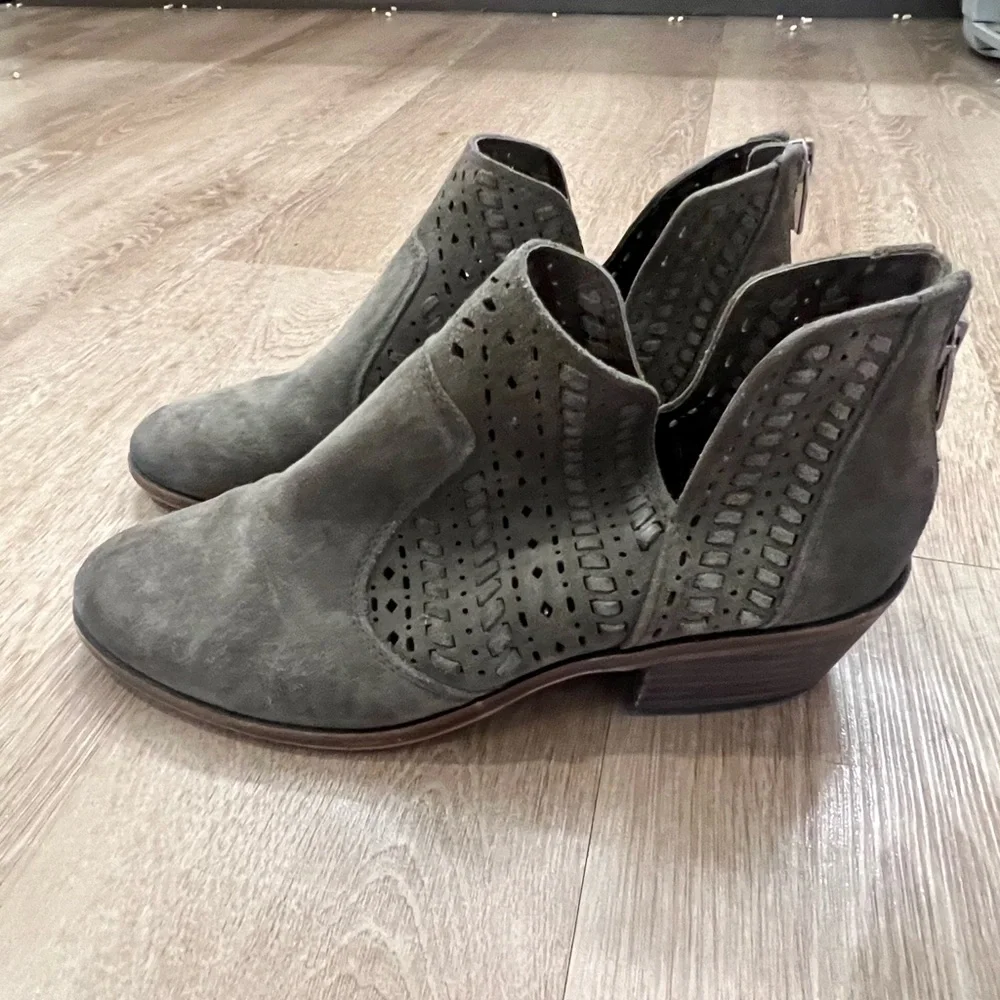 Vince camuto booties - Picture 4 of 5